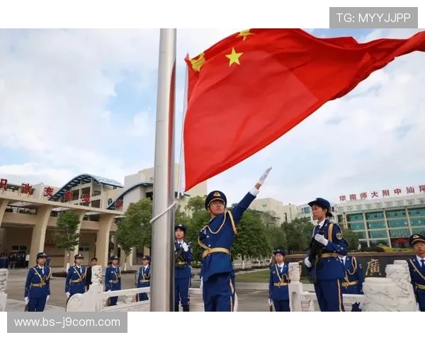 以足球球员升旗仪式展现团队精神与体育荣誉的壮丽时刻盛大风采瞬间